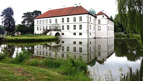 Schloss Hnnefeld, Gartenseite, Foto: Blohm, 2017