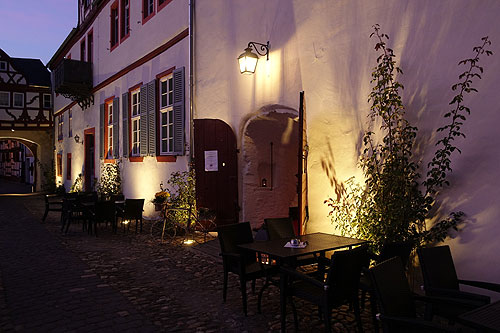 Winzerkeller abends Hof, Foto: P. Heßler 2019