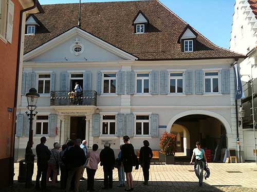 Vor dem Blankenhorn-Palais in Müllheim, Foto: T. Leibrecht 2017