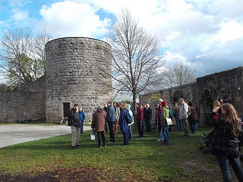 Der runde Bergfriedstumpf auf Burg Ebersberg, Foto: T. Leibrecht, 2017