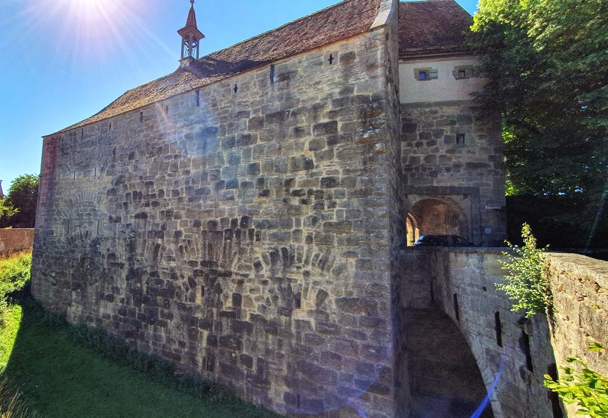 Schäferkirche (Stadtmauerseite; R.Bender)