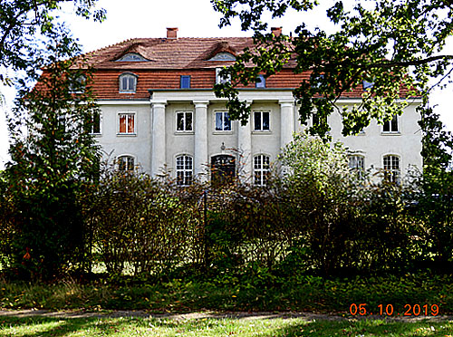 Gutshaus Damshagen, frühere Hofseite, Foto: N. Krauß, 2019