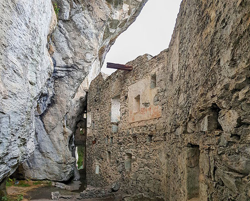 Ruine Kropfenstein, Graubünden; ab 14.Jhdt, Foto: Detlev Blohm 2020