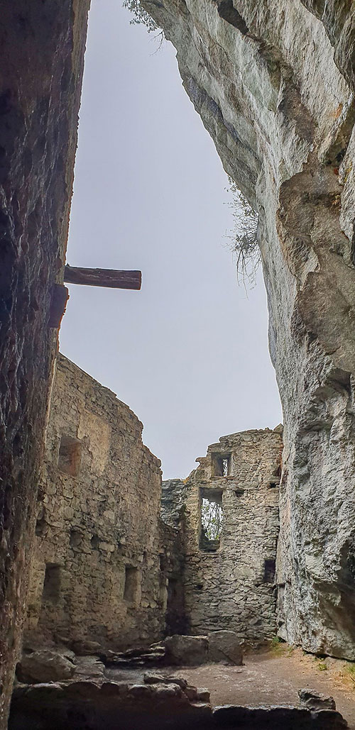 Ruine Kropfenstein, Graubünden; ab 14.Jhdt, Foto: Detlev Blohm 2020