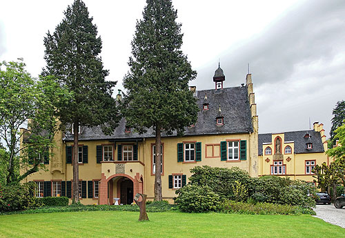 Schloss von Weingut Maximin Grünhaus, Foto: Stefan Drzisga
