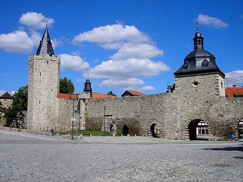 Mühlhausen. Vor dem Frauentor.