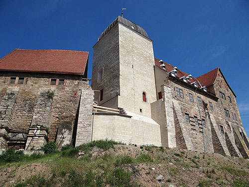 Weißensee. Die Ronneburg mit Palas und saniertem Palasturm von Süden (Foto: Franz Nagel, Stiftung Thüringer Schlösser und Gärten)